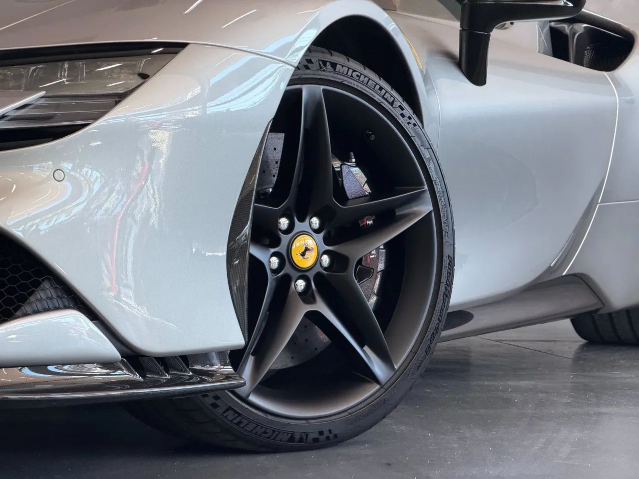 Ferrari SF 90 SPIDER 4.0 V8 Bi-Turbo (Híbrido), foto 11 de 20