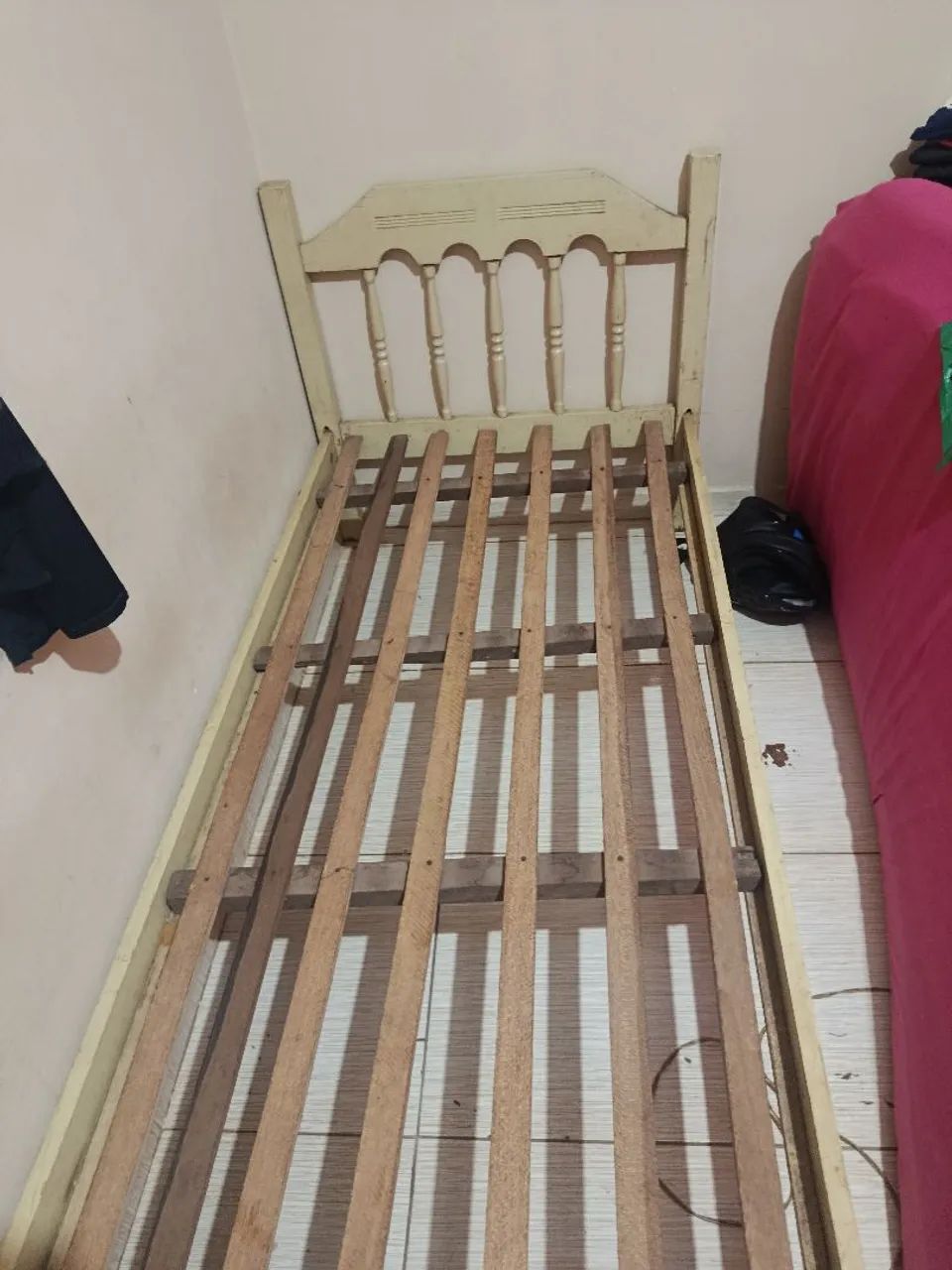 Vende-se duas camas de solteiro  - Foto 2