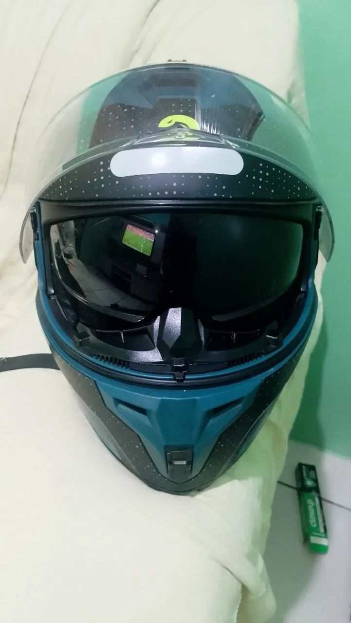 Vende se um capacete 