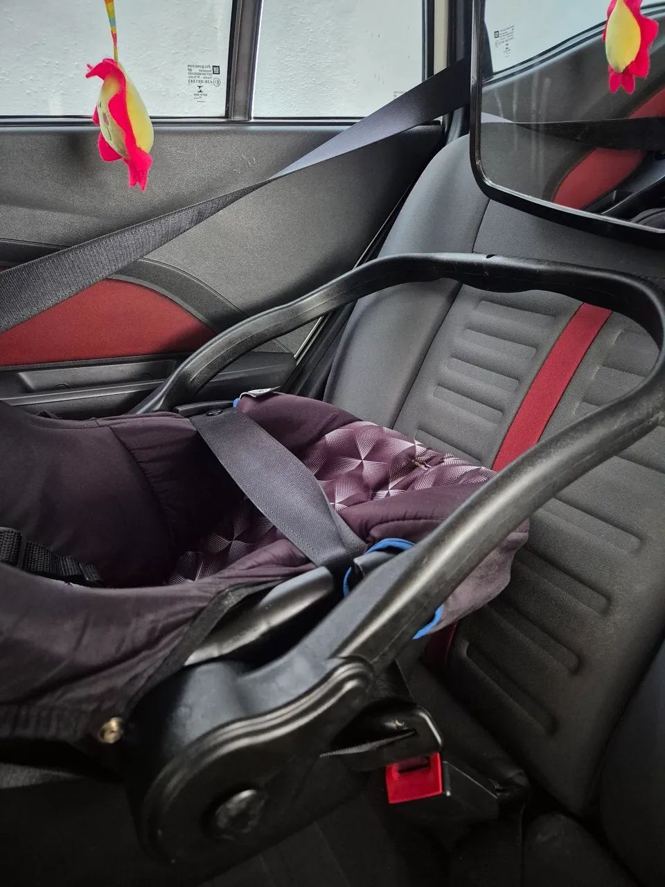 Vendo cadeirinha de carro da TUTTI - Foto 5