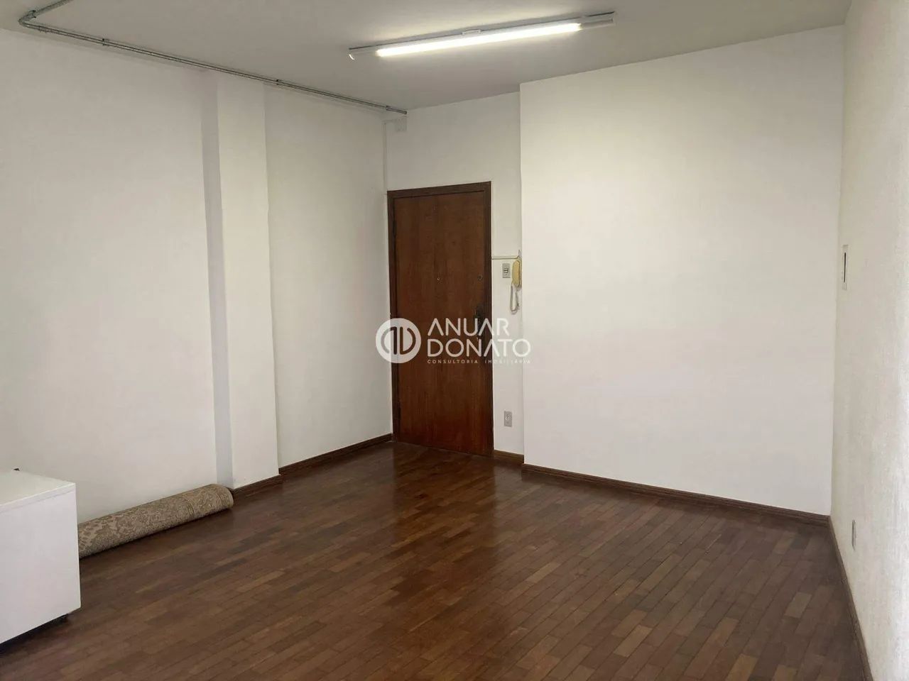 Sala comercial com vaga de garagem à venda no bairro Cruzeiro