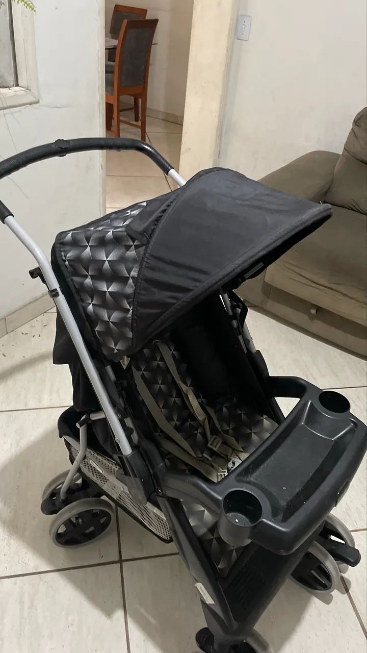 Carrinho de bebê + bebê conforto - perfeito estado