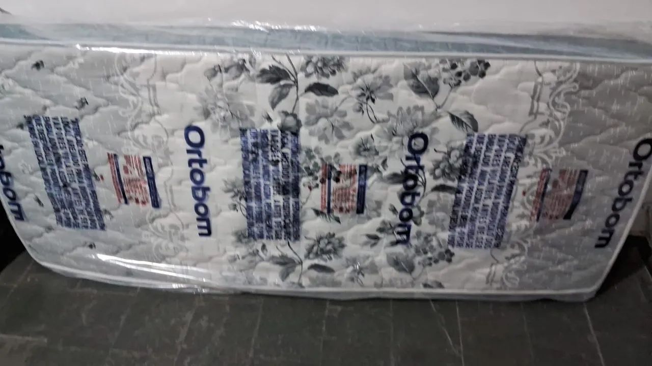 Cama de sucupira de solteiro com colchão  - Foto 3
