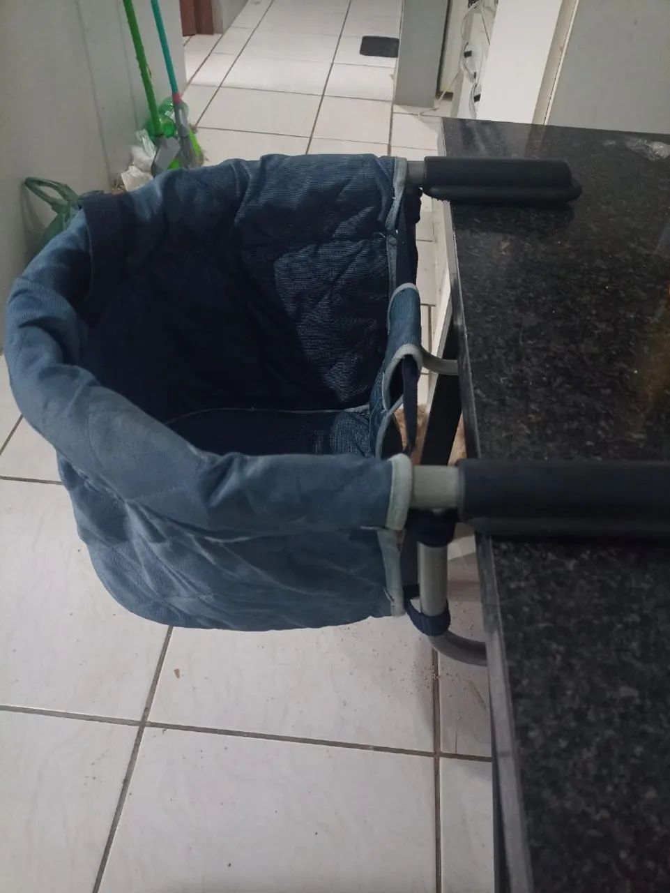 Cadeirinha de alimentação de mesa