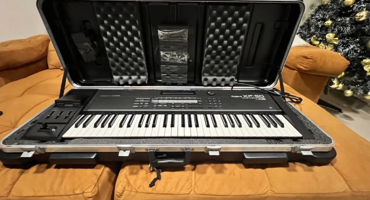 【メ0503-13】ローランドXP-50 ジャンク品 xp 50 roland