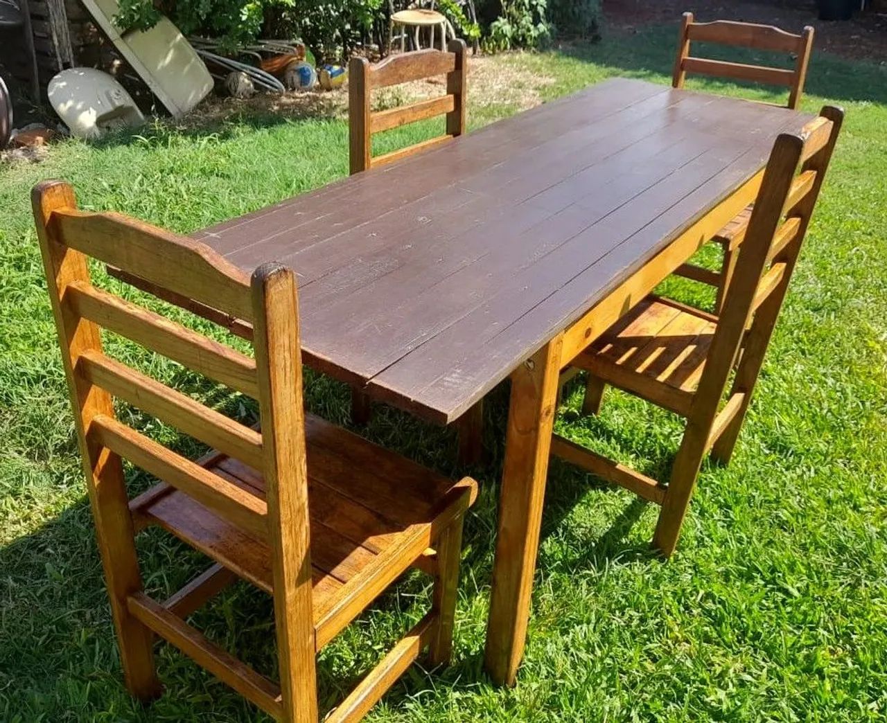 Mesa de madeira com 4 cadeiras - Foto 2