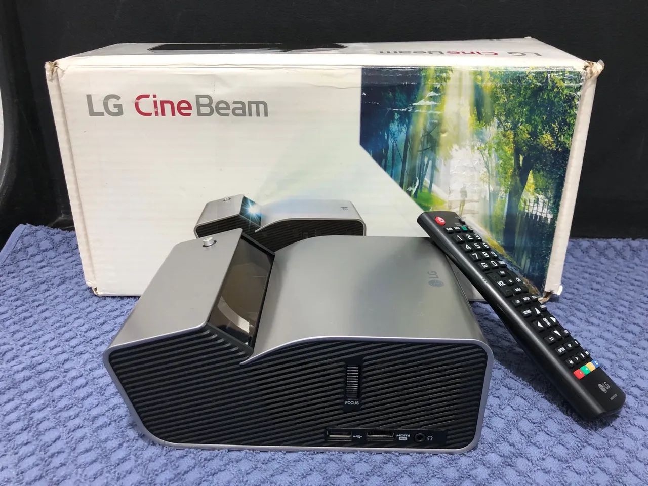 Projetor LG Cine beam com Tv digital 