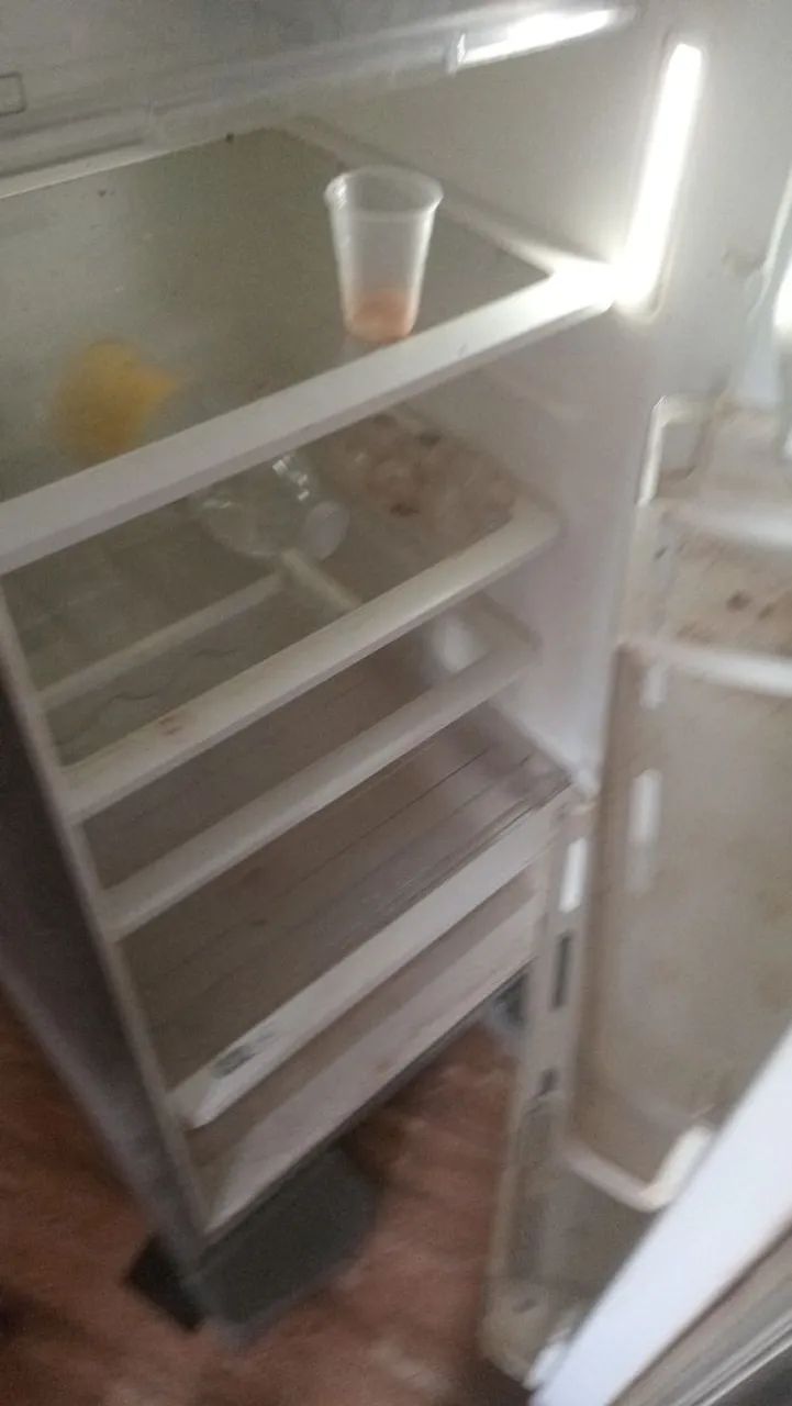 Geladeira Brastemp clim  em perfeito estado gelando bem  - Foto 4