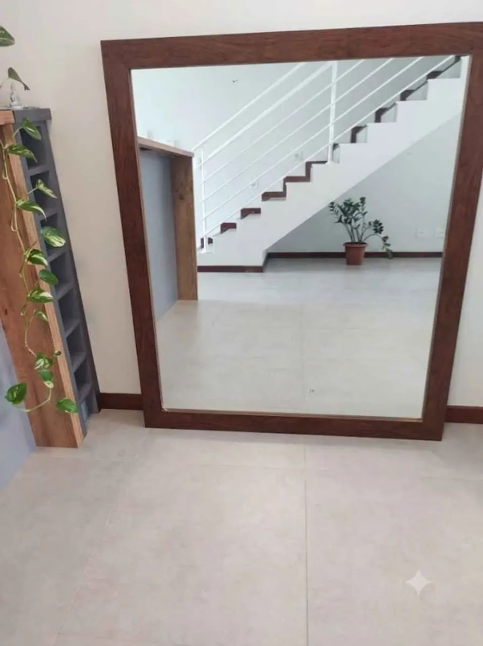 Espelho com moldura larga em madeira!!