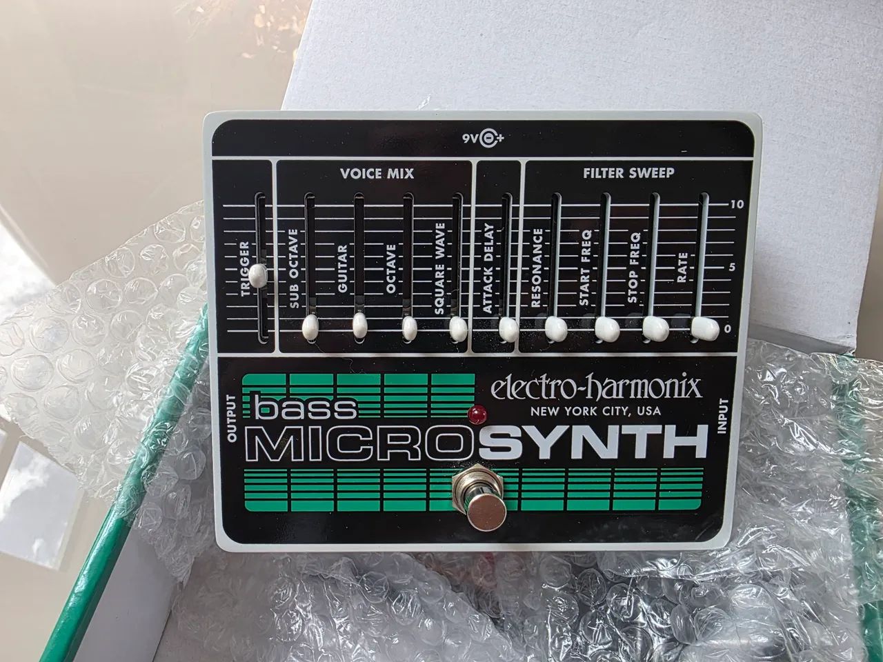 Bass Micro Synth Electro Hamonic