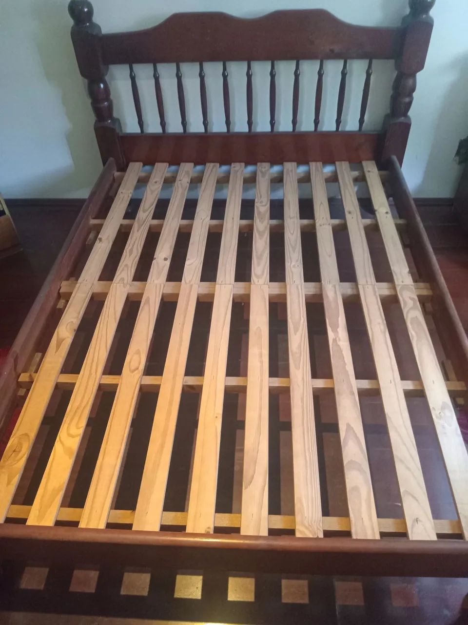 Cama casal de madeira maciça - Foto 2