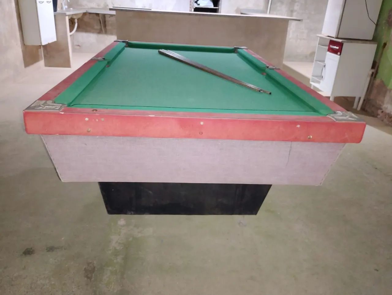 Vendo esse sinucão com todas as bolas e tacos em perfeito estado de conservação top top - Foto 2