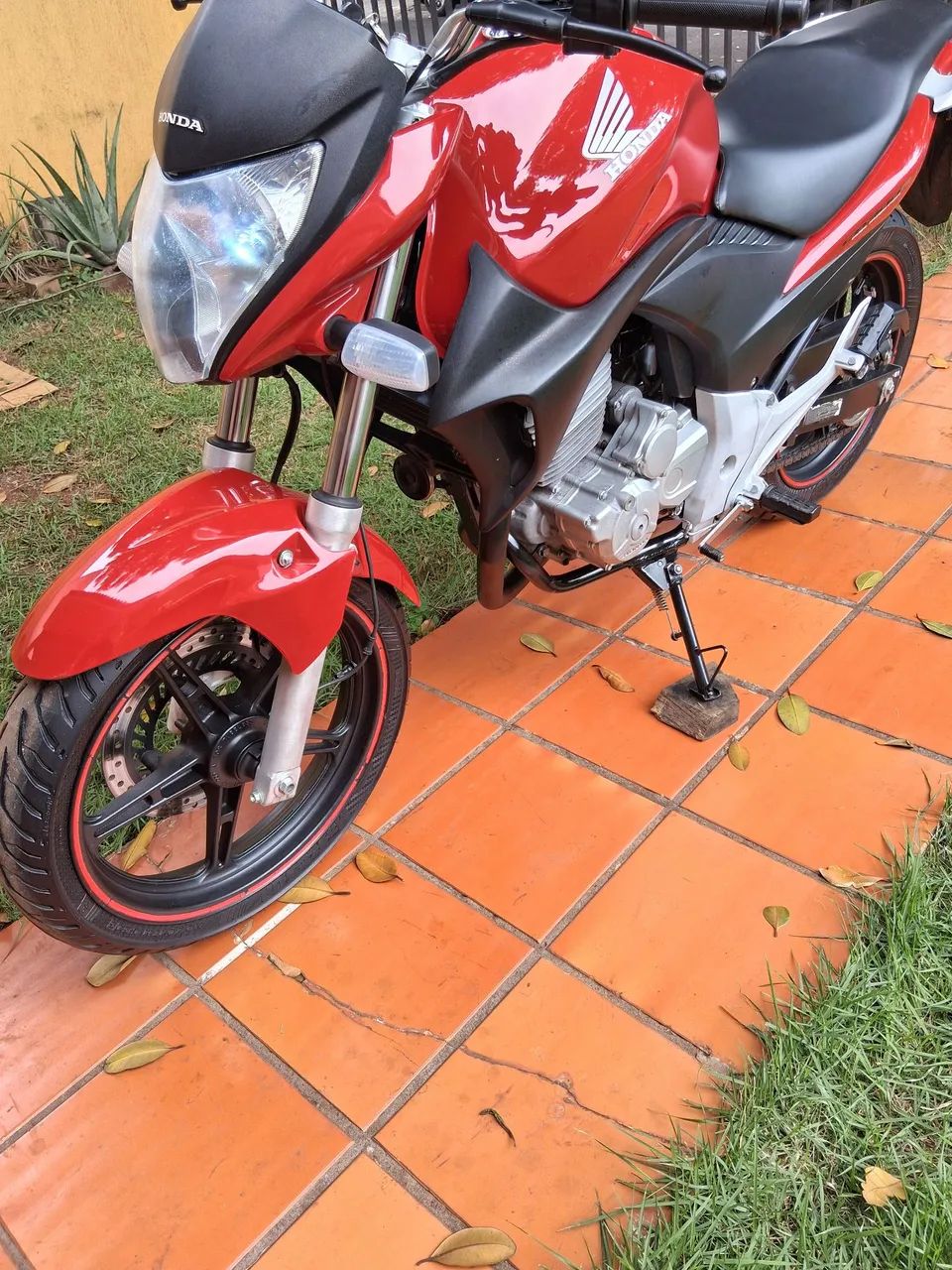 Cb 300 ano 2012