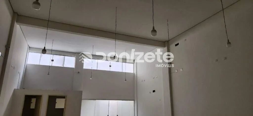 Salão Comercial Frente de 180 m² na Vila Gilda, Santo André  2 Vagas - Foto 2