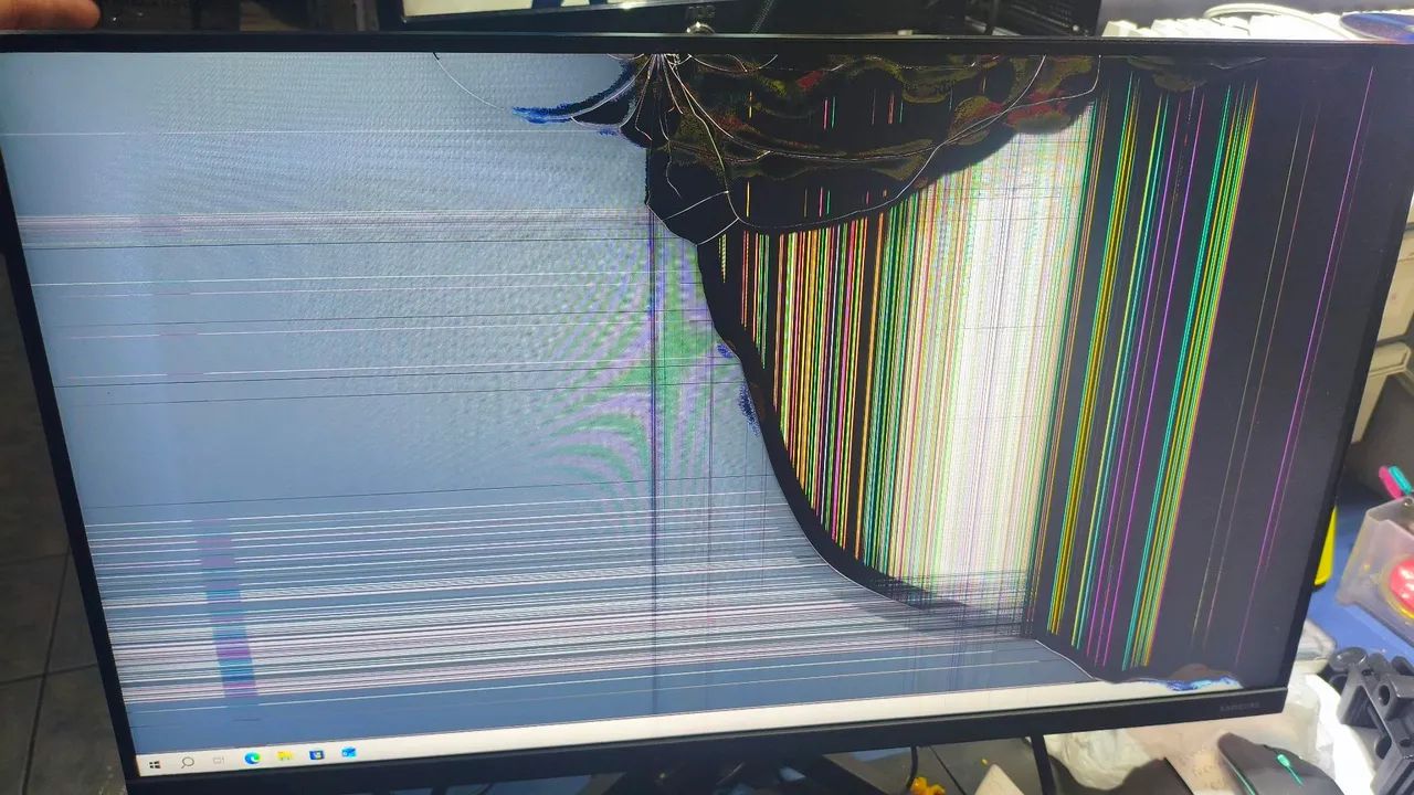 MONITOR SAMSUNG F27T350FLH COM TELA QUEBRADA DEFEITO  - Foto 3
