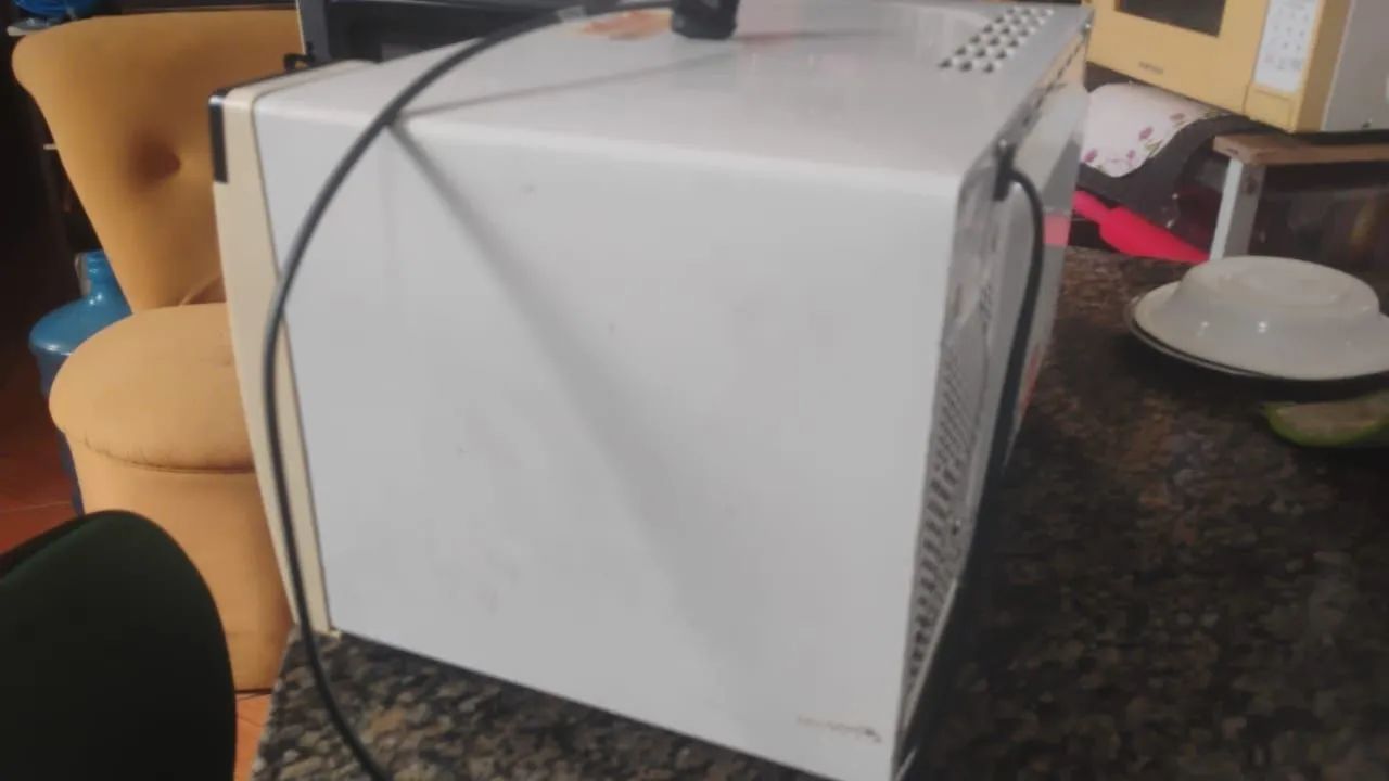Microondas Eletrolux 18 litros  - Foto 2