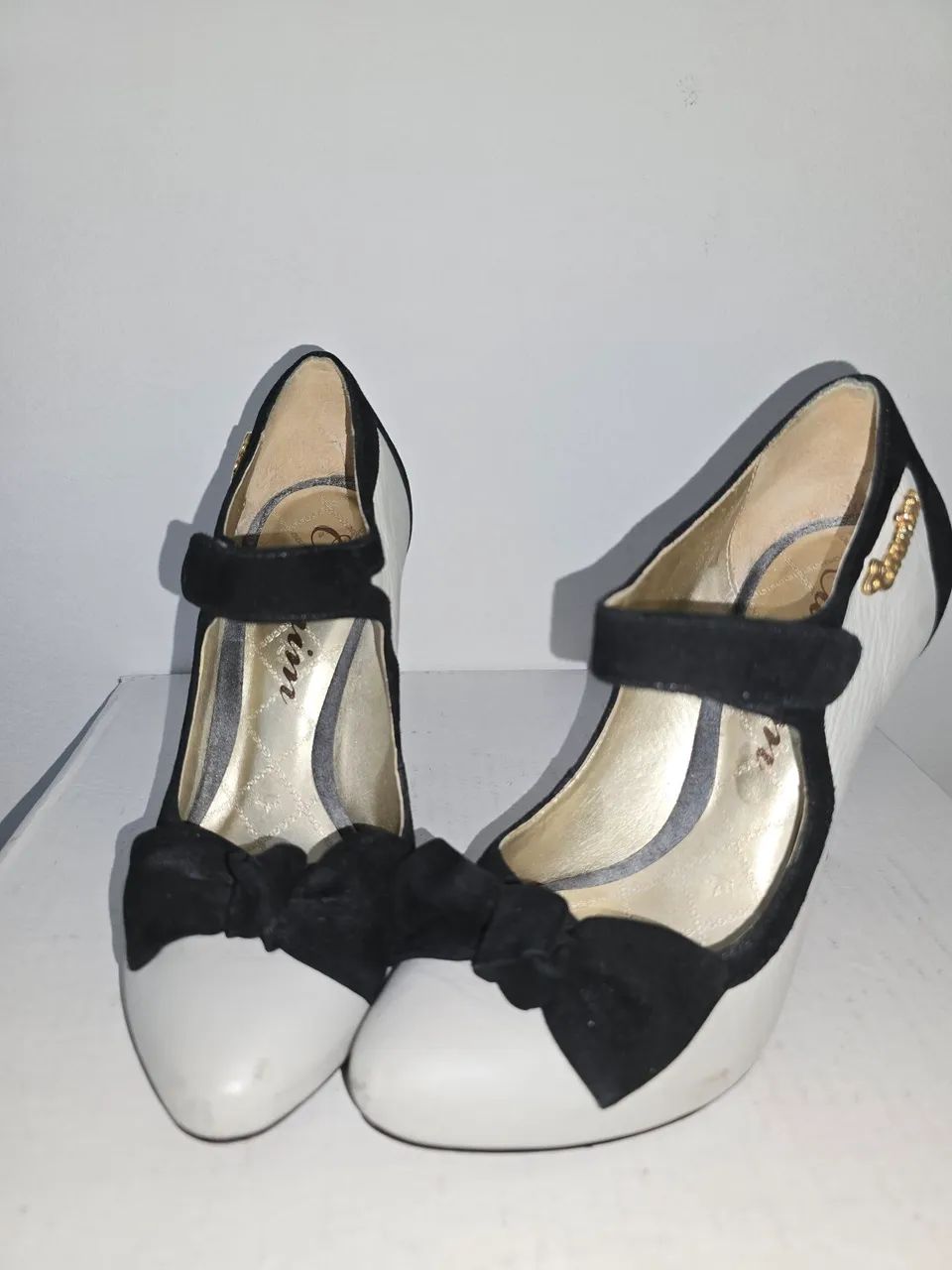 SAPATO CARMIM CINZA COM PRETO PURO CHARME  - Foto 2
