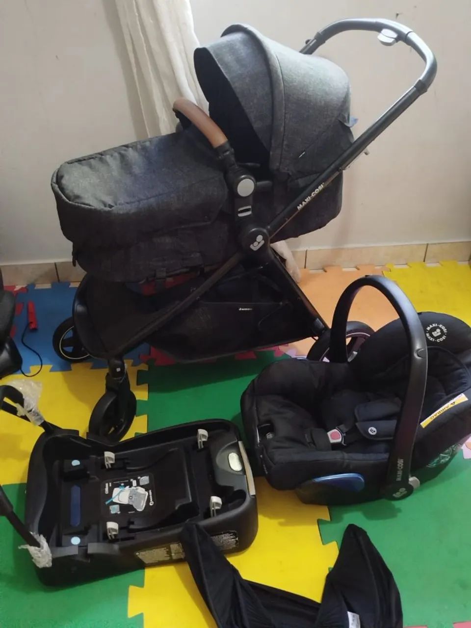 Carrinho Maxicosi Com Bebê Conforto e base  - Foto 4