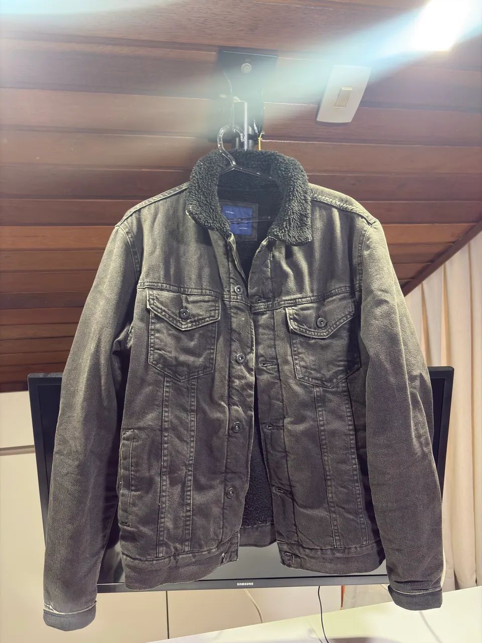 Jaqueta jeans zara com pelo 