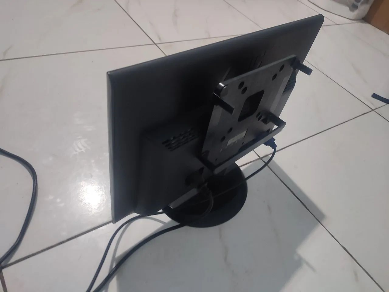 Monitor AOC 19 polegadas LCD HD - Foto 3