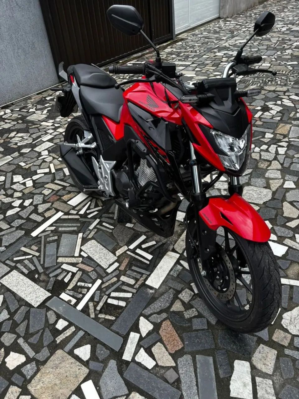CB300f zerada