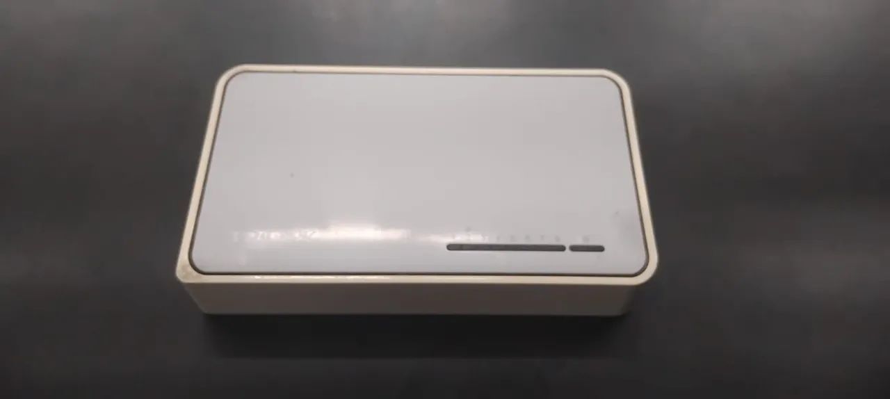 Switch 8 portas da intelbras e tp link