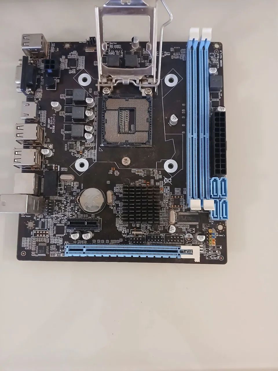Placa mãe Bluecase BMBH55-G2H LGA
