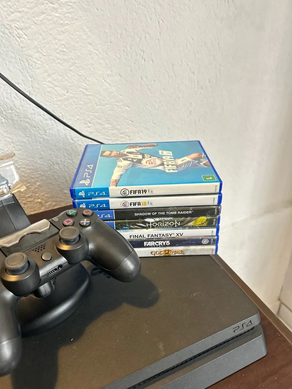 Play 4 1Tb + 3 Jogos e controle - Foto 4