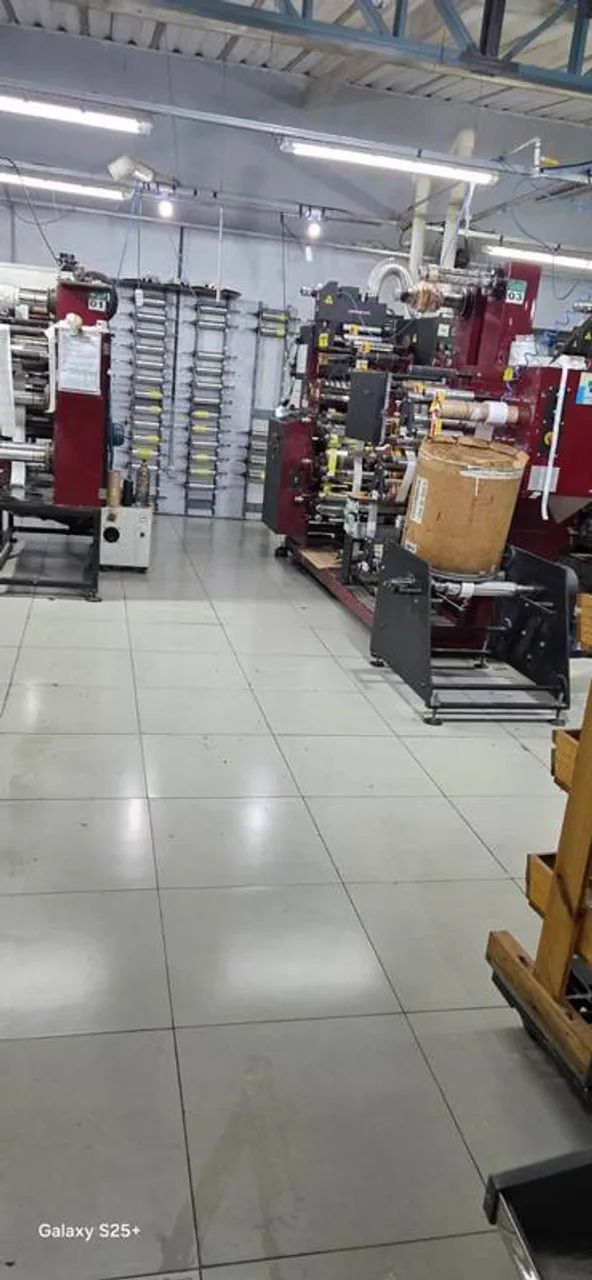 Vende se Galpão c/ Mesanino