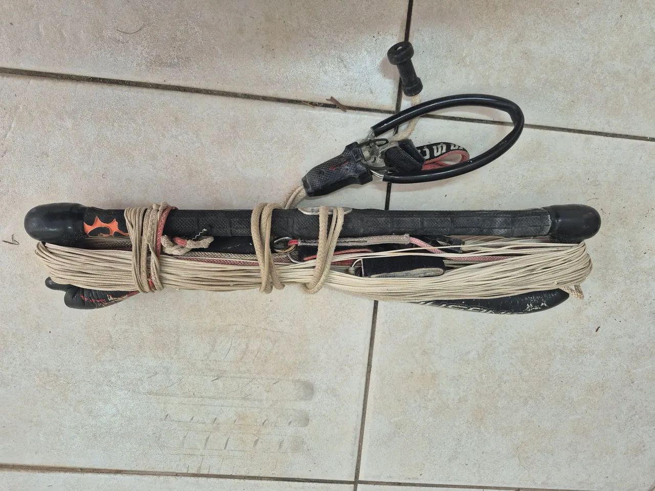 barras de kite , kit com 3 barras ... 2 naish e uma slingshot  - Foto 4