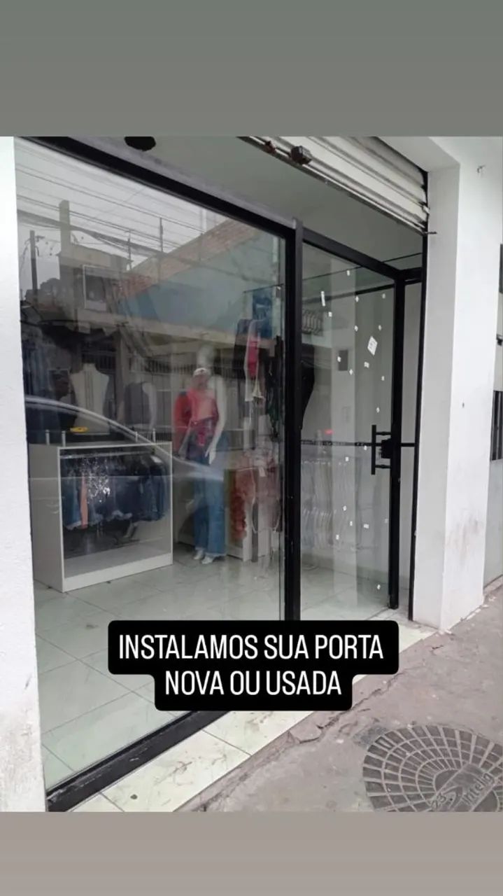 Porta de vidro instalada 