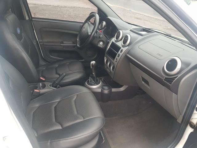 Ford Fiesta 1.6 completo com gnv - Foto 6