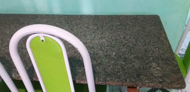 Mesa e sofá