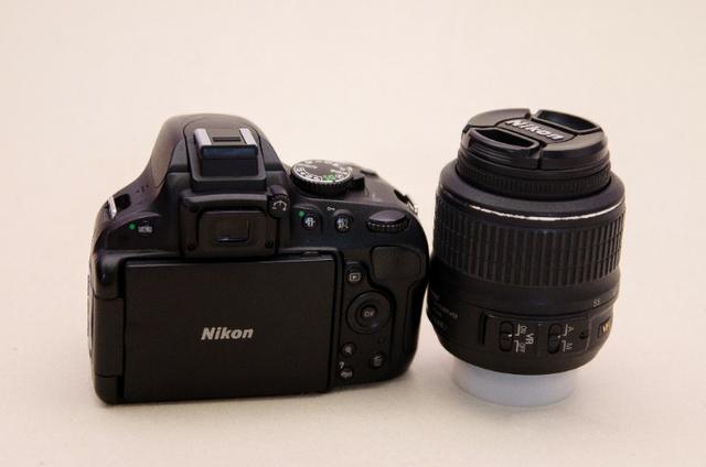Kit Nikon D5100 + Lente+grip+bateria Extra + Cartão Sd + Bolsa -Muito Nova - Foto 4