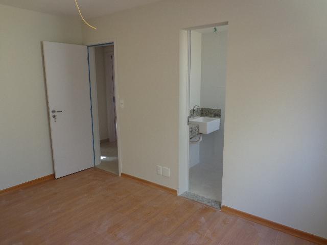 Apartamento com aproximadamente 72,80 m² com sala para 2 ambientes, 03 quartos sendo 01 su - Foto 4