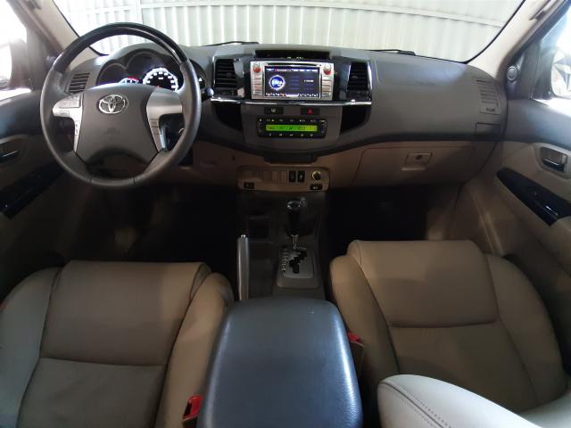 TOYOTA HILUX SW4 2011/2012 3.0 SRV 4X4 7 LUGARES 16V TURBO INTERCOOLER DIESEL 4P AUTOMÁTI - Foto 7