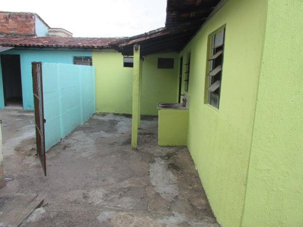 Casa com 1 quarto - Bairro Cidade Jardim em Goiânia - Foto 4
