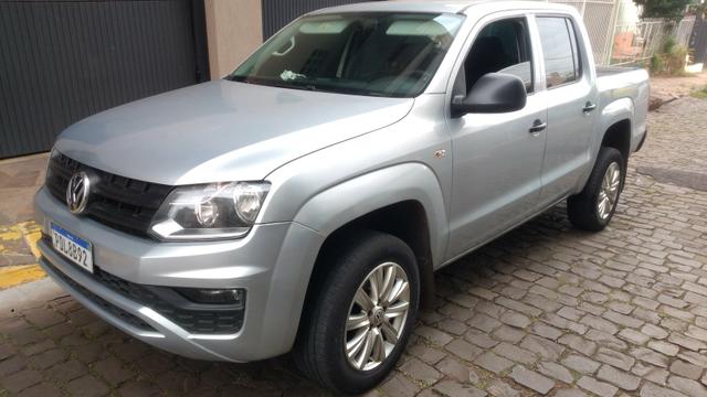 VW Amarok cab dupla - baixa km - modelo novo - manual e chave reserva - Foto 5
