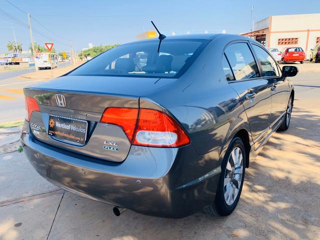 Civic LXL 1.8 Flex Automático (Aceitamos Trocas e Financiamos) - Foto 9