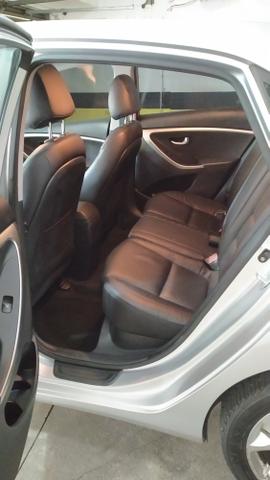 HYUNDAI i30 1.8 AUTOMÁTICO - Foto 8