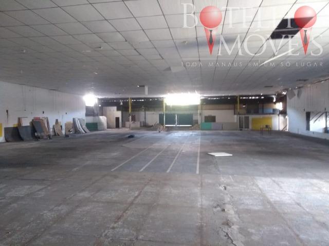 Galpão 3000 m² Cachoeirinha zona sul bom para academias, igreja grande porte