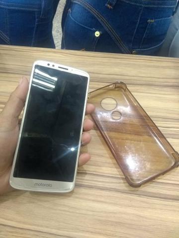Vendo celular está novo E moto E5 é de dois chip