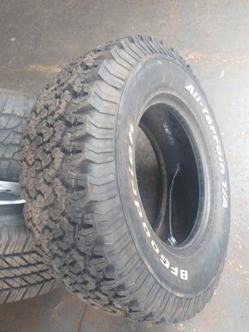 Um pneu bf goodrihg 265/70/16 $ 850.00 - Foto 4