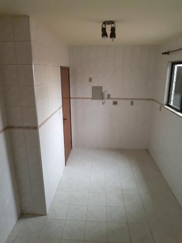 Aluga Aptº 2/4 com garagem de frente na Vila da Penha - Foto 15