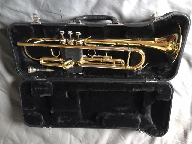 Trompete Jupiter JTR408L em Bb