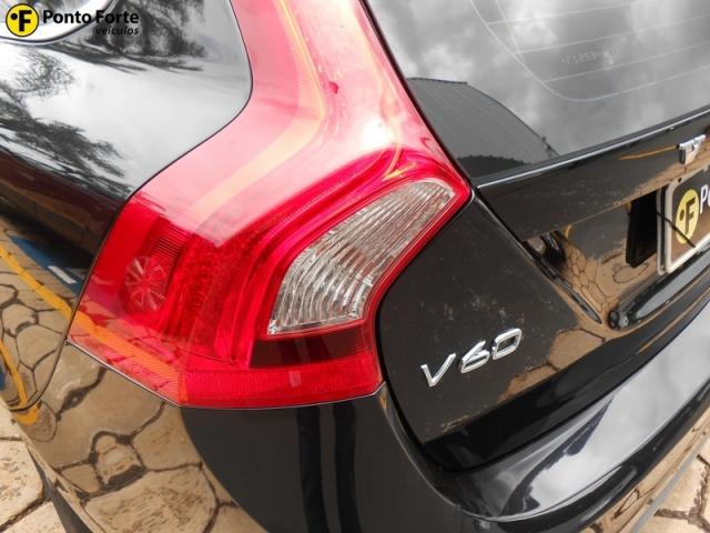 VOLVO V60 3.0 T6 R DESIGN 24V TURBO GASOLINA 4P AUTOMATIZADO. - Foto 14