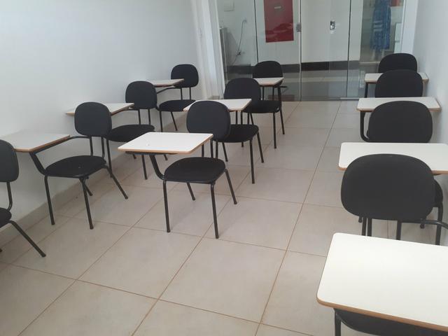 Cadeiras universitárias novas