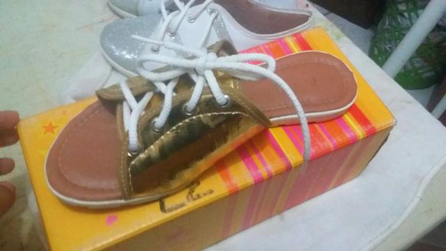 Rasteirinha e tênis tamanho 35 vendo ou troco