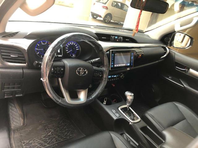 Hilux SRX 4X4 DIESEL AT 2016/2017 - Foto 9