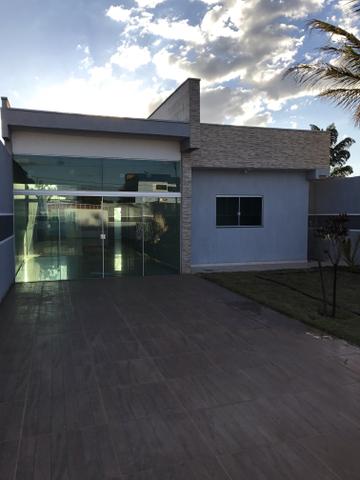 Linda casa de 3 qts, suíte, porcelanato no Setor de Mansões de Sobradinho